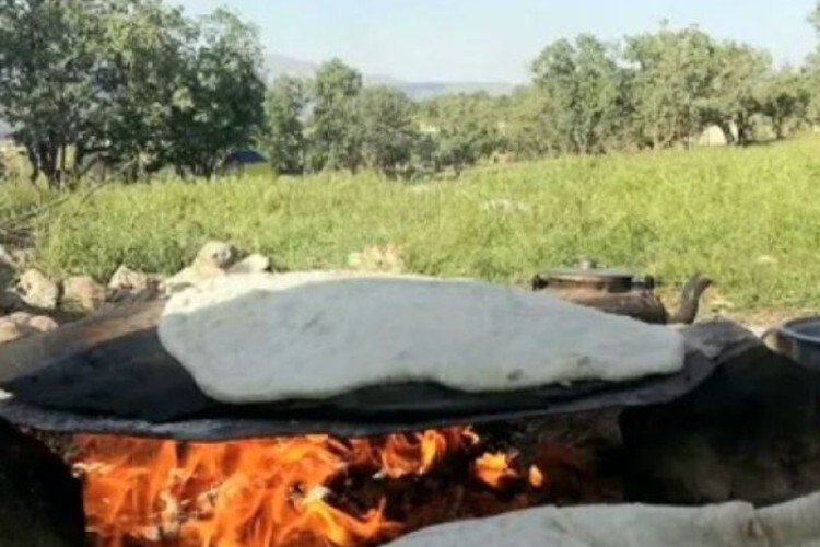 نان ساجی میراثی برگرفته از قلب زاگرس