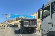 شتاب گرفتن صادرات کالا از مرز شوشمی کرمانشاه با راه‌اندازی باسکول جدید