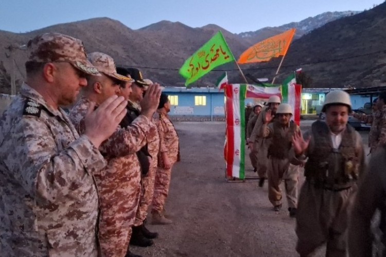 بسیجیان گردان امام حسین سپاه ناحیه پاوه به رزمایش پیامبر اعظم (ص) در ازگله اعزام شدند.