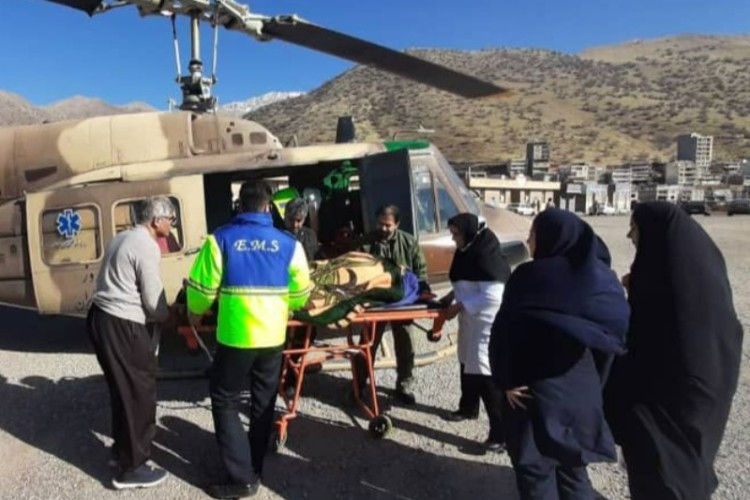 مادر باردار پاوه ای با بالگرد به بیمارستان کرمانشاه منتقل شد