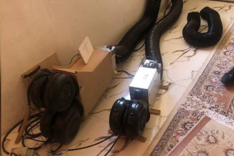 کشف و جمع آوری ۳ دستگاه رمز ارز غیرمجاز در شهرستان پاوه