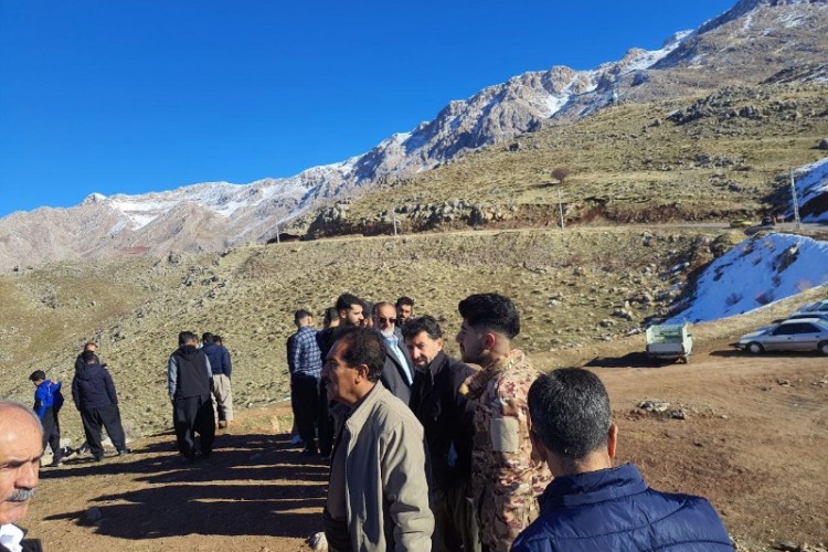 تجمع اهالی مردم شمشیر در اعتراض به تخریب طبیعت و کوهستان شاهو/درخواست از مسئولان برای پیگیری موضوع