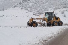 بارش 35 سانتیمتری برف در سه راهی ملندو