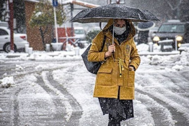 بارش باران و برف در بیشتر استان‌ها