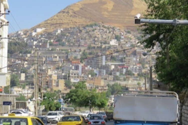 شهروندان پاوه خواستار توجه به امنیت عابران و ساماندهی ترافیک شهری شدند