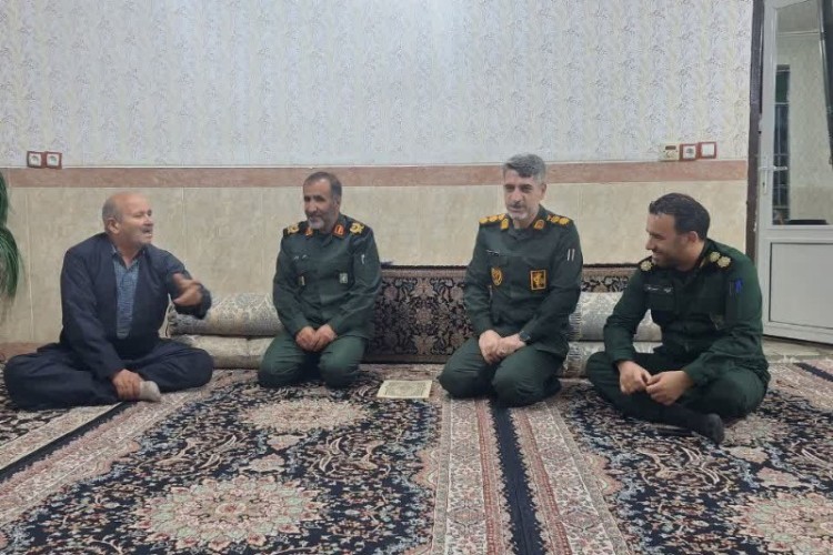 تجلیل و تکریم از پیشکسوتان ویادگاران عرصه جهاد و شهادت و هشت سال دفاع مقدس