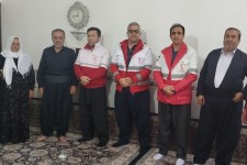 دیدار و سرکشی جمعیت هلال‌احمر پاوه از خانواده‌های معظم شهدا