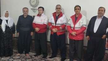 دیدار و سرکشی جمعیت هلال‌احمر پاوه از خانواده‌های معظم شهدا