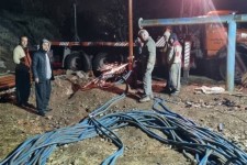 بارندگی و باد شدید عملیات تجهیز چاه سرکران را متوقف کرد؛ جیره‌بندی آب تا تکمیل کار