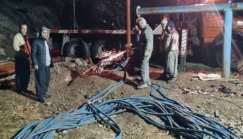 بارندگی و باد شدید عملیات تجهیز چاه سرکران را متوقف کرد؛ جیره‌بندی آب تا تکمیل کار