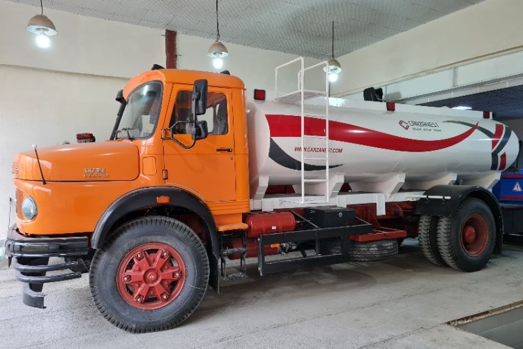 تداوم تجهیز و نوسازی ناوگان موتوری شهرداری بانه‌وره با اضافه شدن کامیون تانکردار