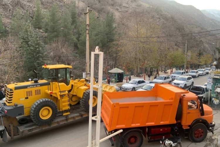 تجهیز بیشتر شهرداری باینگان با دو دستگاه ماشین آلات سنگین