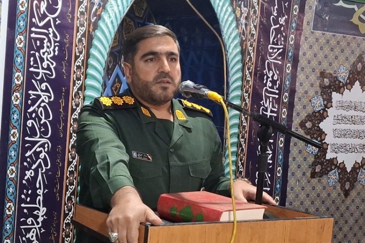 نماز باید در کاهش آسیب‌های اجتماعی اثرگذار باشد / دشمن با جنگ رسانه‌ای به‌دنبال ناامیدی مردم است