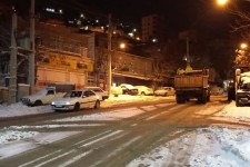 برف‌روبی و نمک‌پاشی معابر سطح شهر به صورت مستمر