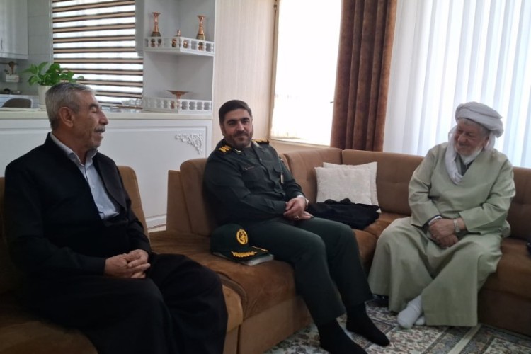 از دو خانواده جانباز شهرستان پاوه تجلیل به عمل آمد