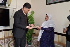 از دو خانواده معظم شهدا در پاوه تجلیل به عمل آمد