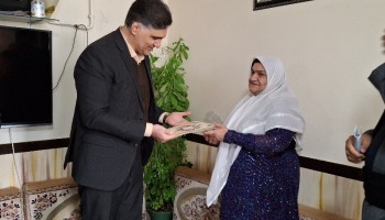 از دو خانواده معظم شهدا در پاوه تجلیل به عمل آمد