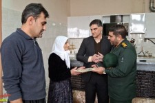 از دو خانواده معظم شهدا در پاوه تجلیل به عمل آمد