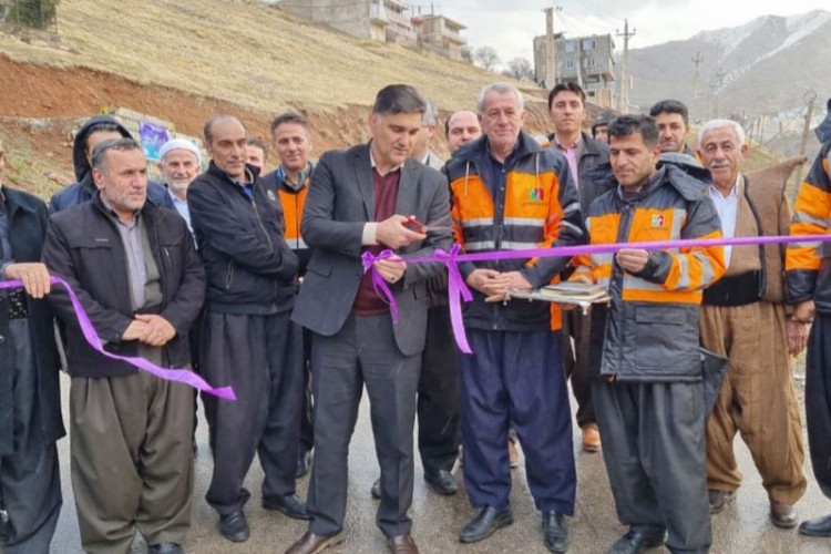 افتتاح و بهره برداری از پروژه بهسازی و روکش آسفالت راه روستای دشه با اعتباری بیش از ۹۰ میلیارد ریال