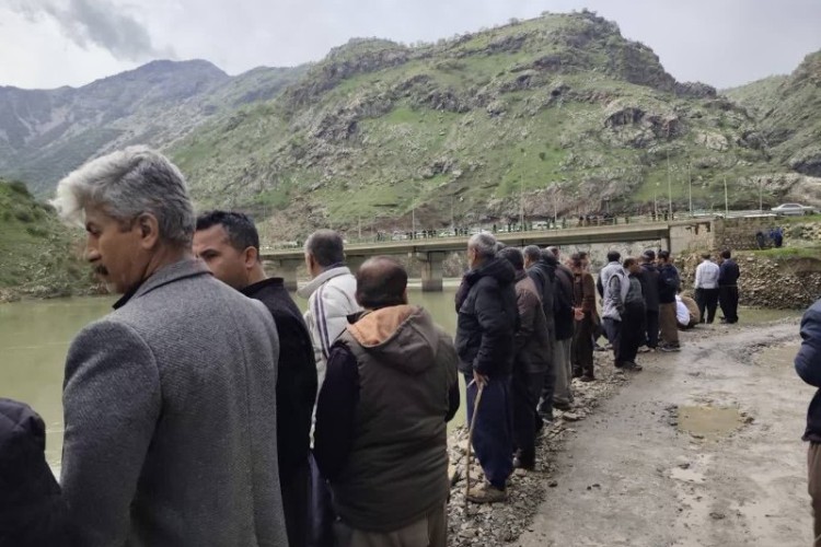 اقدام سریع ملوان ناجیل صداقت، جان دو شهروند را از رودخانه سیروان نجات داد