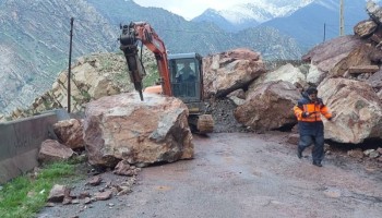 عملیات ریزش‌برداری در ۱۲ نقطه از محورهای مواصلاتی پاوه