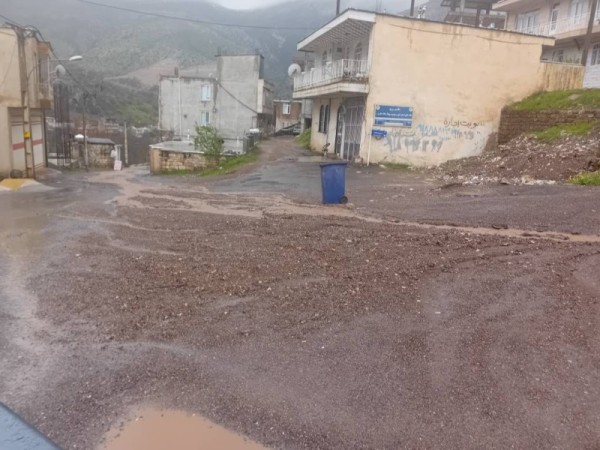 سایه سنگین گل‌ولای بر معابر محله مسجد جامع شهرک نسمه؛ ضرورت بهسازی فوری مسیرهای بالادست