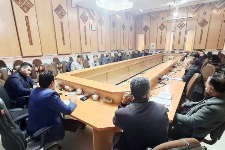 کارگروه آرد و نان پاوه برگزار شد؛ تأکید بر نظارت مستمر و برخورد قاطع با تخلفات نانوایی‌ها