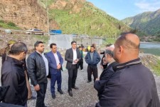 حضور میدانی فرماندار پاوه در کنار مردم روستای ژیوار؛ «از هر تلاشی برای یافتن جسد علی اداک دریغ نخواهد شد»