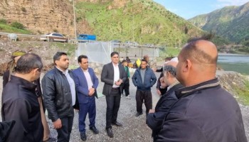 حضور میدانی فرماندار پاوه در کنار مردم روستای ژیوار؛ «از هر تلاشی برای یافتن جسد علی اداک دریغ نخواهد شد»