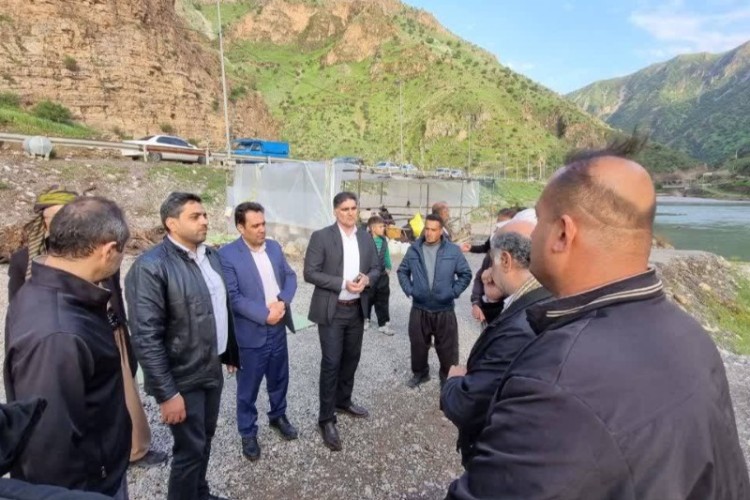 حضور میدانی فرماندار پاوه در کنار مردم روستای ژیوار؛ «از هر تلاشی برای یافتن جسد علی اداک دریغ نخواهد شد»