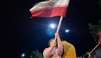 مردم پاوه در پنجاه و دومین شب متوالی سنگر را خالی نکردند