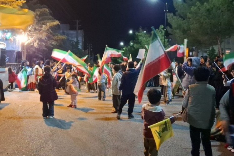 نمایش اقتدار و شکوه مرزنشینان پاوه ای در پنجاه و چهارمین شب متوالی