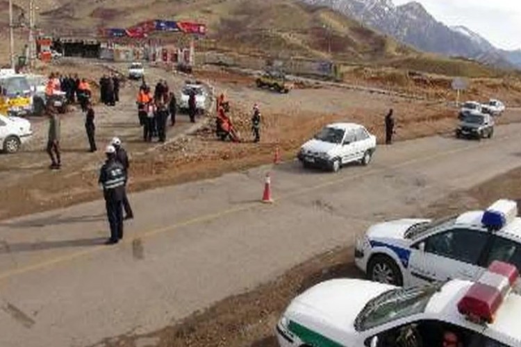 برگزاری مانور امداد جاده‌ای به مناسبت روز حمل‌ونقل و ایمنی در پاوه