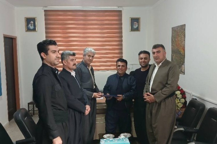 تقدیر بخشدار باینگان از دهیار سریاس به‌دلیل کسب عنوان «فراگیر برتر»