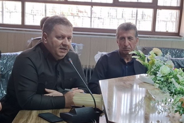 جوان‌گرایی در مدیریت مدارس پاوه نویدبخش تحول است / تقدیر موسسه خیریه قبا از معلمان نمونه شهرستان