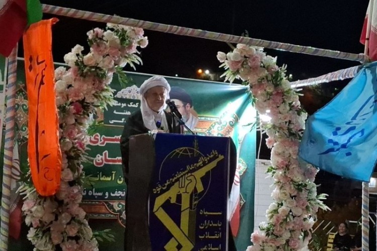شکست تجاوز دشمن نتیجه استقامت ملت و نیروهای مسلح بود / ازدواج جوانان، در شرایط جنگی، پیام حیات به دنیاست