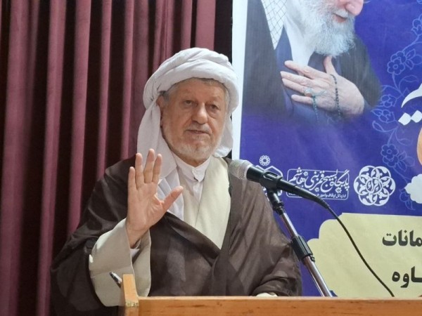 امام جمعه پاوه: مقاومت مردم در سایه قرآن، رمز ایستادگی و پیروزی است/ قرآن محور پیروزی‌های تاریخی مسلمانان در شرق و غرب جهان