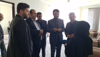 دیدار رئیس مرکز بازرسی، ارزیابی عملکرد و ارتباطات مردمی وزارت کار با خانواده شهدای جنگ رمضان/ خود را مدیون و وامدار شهدا می دانیم
