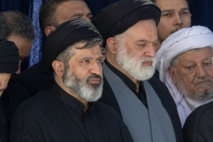 ماموستا ملاقادر قادری: پاسداری از خون و راه رهبر شهید انقلاب وظیفه ماست