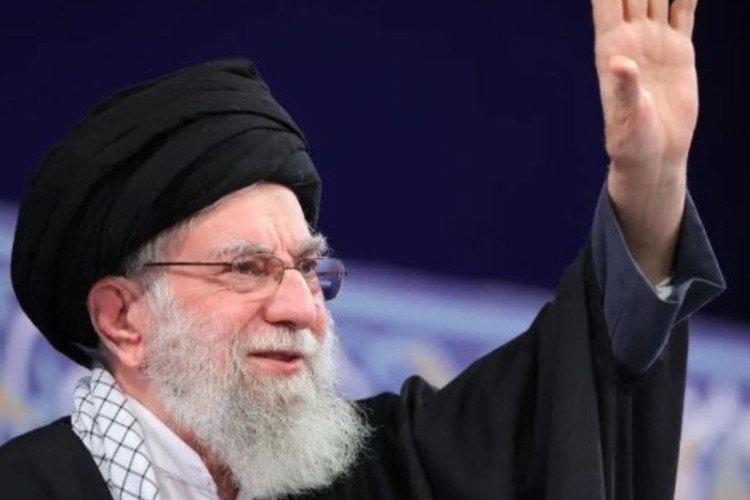 پیکر علی ثانی شیعیان به مسجد جمکران رسید