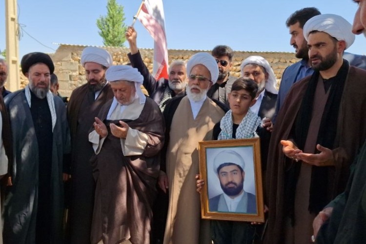 برگزاری مراسم سومین روز شهادت گونه عبدی پور در گیلان غرب