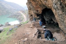 آثاری مربوط به هفتاد هزار سال پیش در غارهای رودخانه سیروان کشف شد 