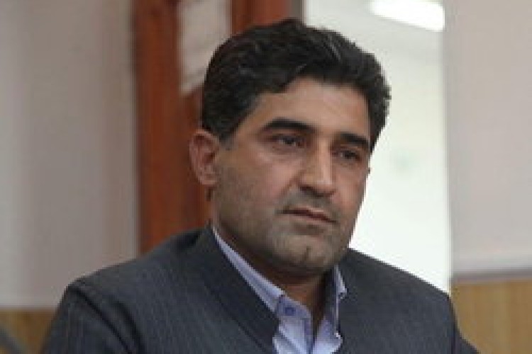 انتقاد نادری از وضعیت زلزله‌زدگان / استمهال وام‌ها کمک حداقلی به زلزله زدگان است