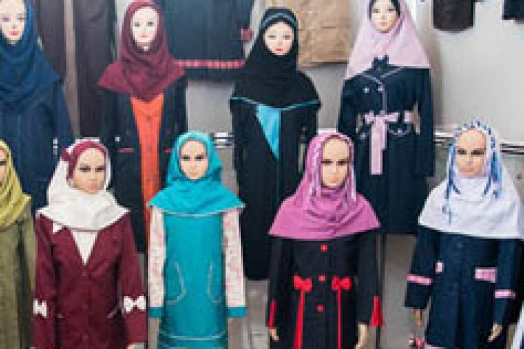 باید محل کارگاه تولید البسه مدارس در شهرستان باشد
