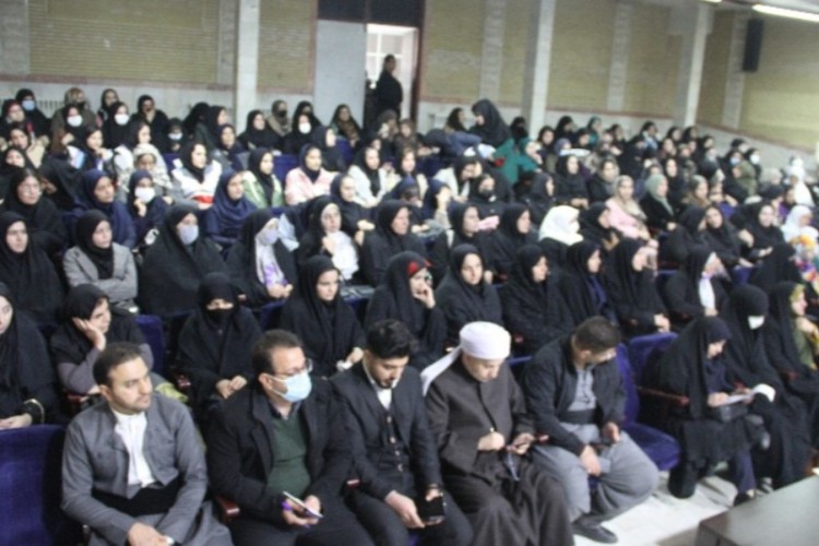 برگزاری همایش بانوان اهل سنت اورامانات در پاوه