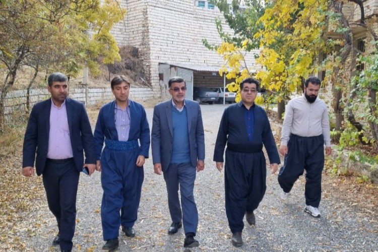 بازدید فرماندار پاوه از ستاد سرشماری عمومی کشاورزی شهرستان پاوه