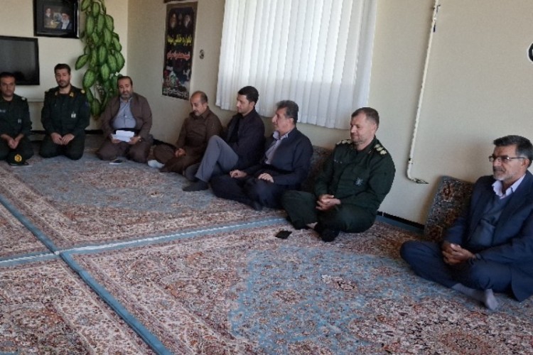 دیدار با خانواده شهدا و رزمنده در پاوه