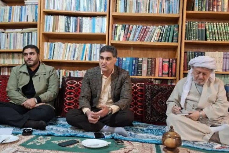 دعوت به همبستگی ملی در شرایط جنگی/ تأکید فرماندار پاوه بر نقش دستگاه‌ها در بسیج مردمی برای برگزاری مراسم در پاوه