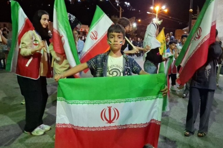 پاوه ای ها در صدمین شب متوالی سنگر را خالی نکردند