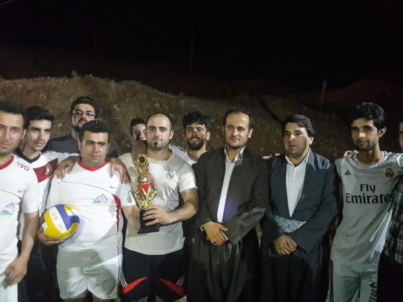 قهرماني تيم بانه وره در مسابقات واليبال جام رمضان